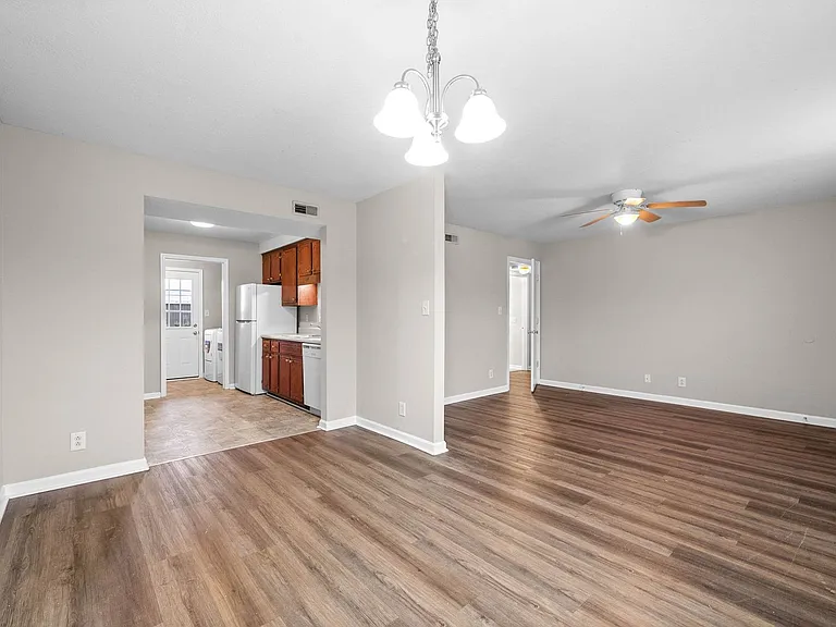 Northeast Dr -3884 — Photo 27