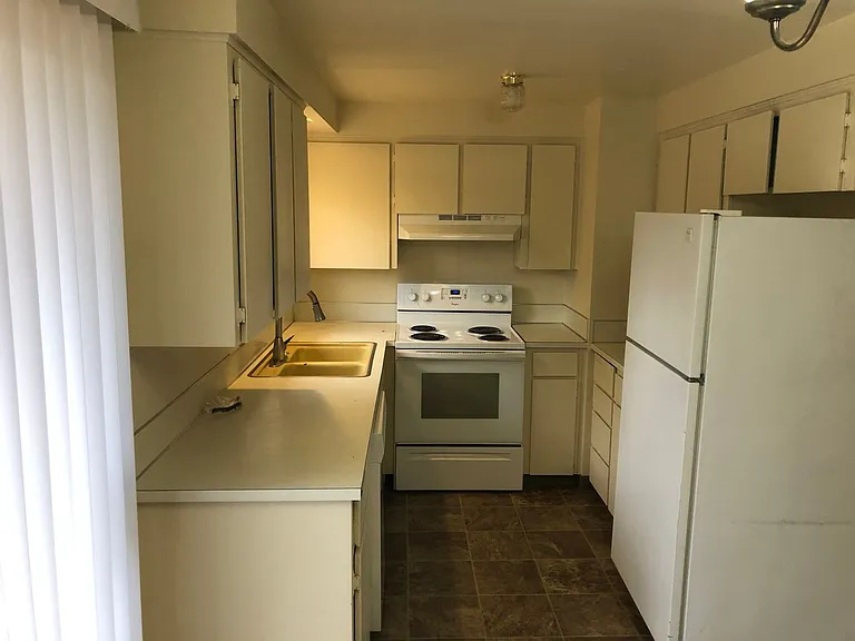 1009 N Hulet Ave — Photo 2