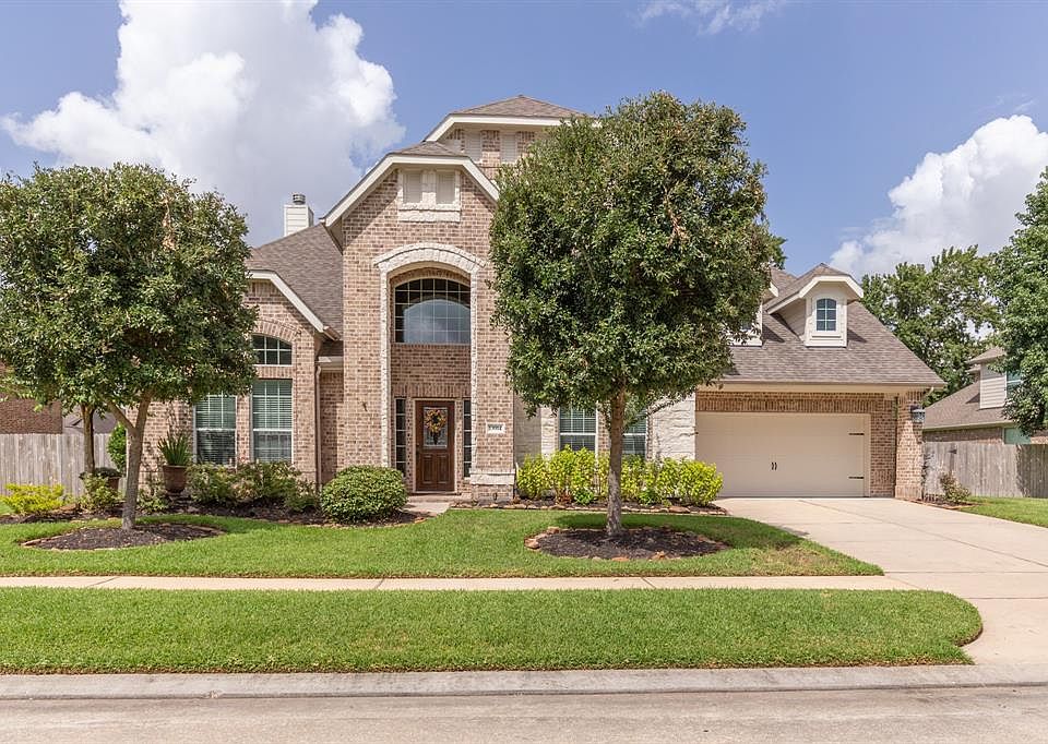 1st image of 13914 Lake Benbrook Dr