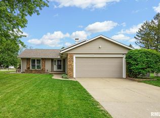 5039 W Woodfern Rd, Peoria, IL 61607