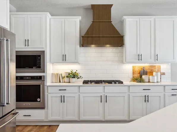 915 Foxglove Ter, Waconia, MN 55387