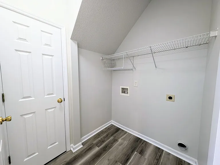 220 Misty Groves Cir — Photo 8