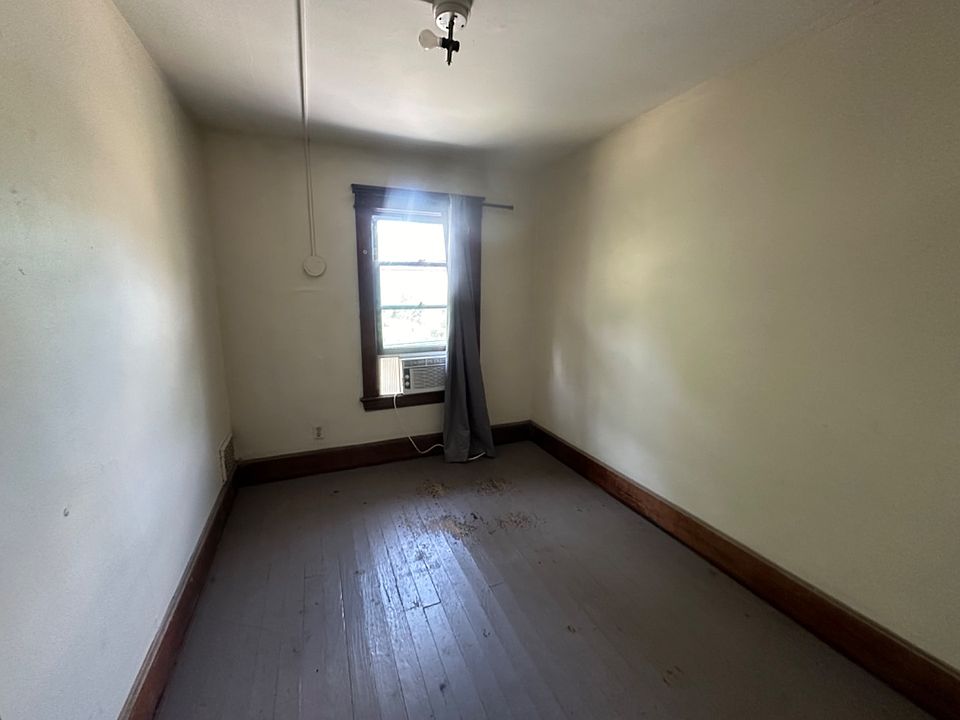 Unit Photo