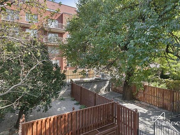 3rd image of 85 Ryerson St APT 1