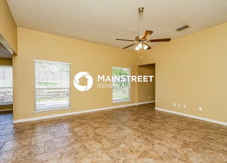 1208 Mirike Dr — Photo 3