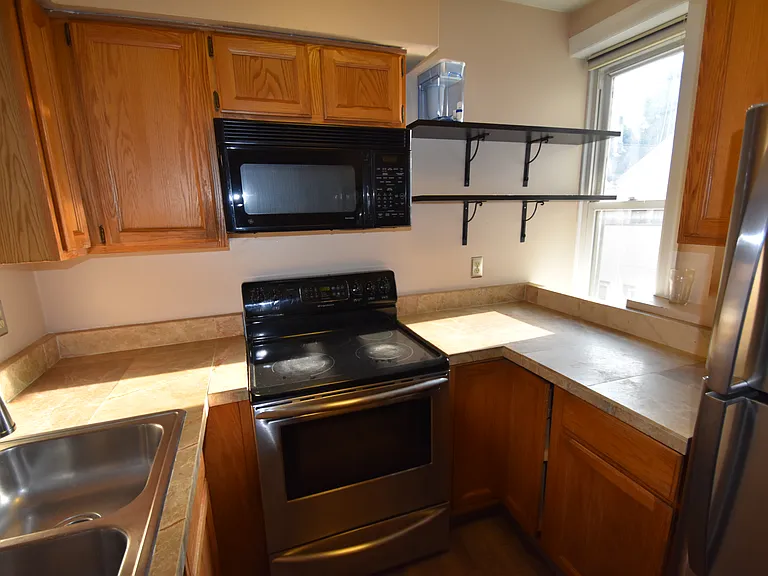 238 S 11th St #3 — Photo 8
