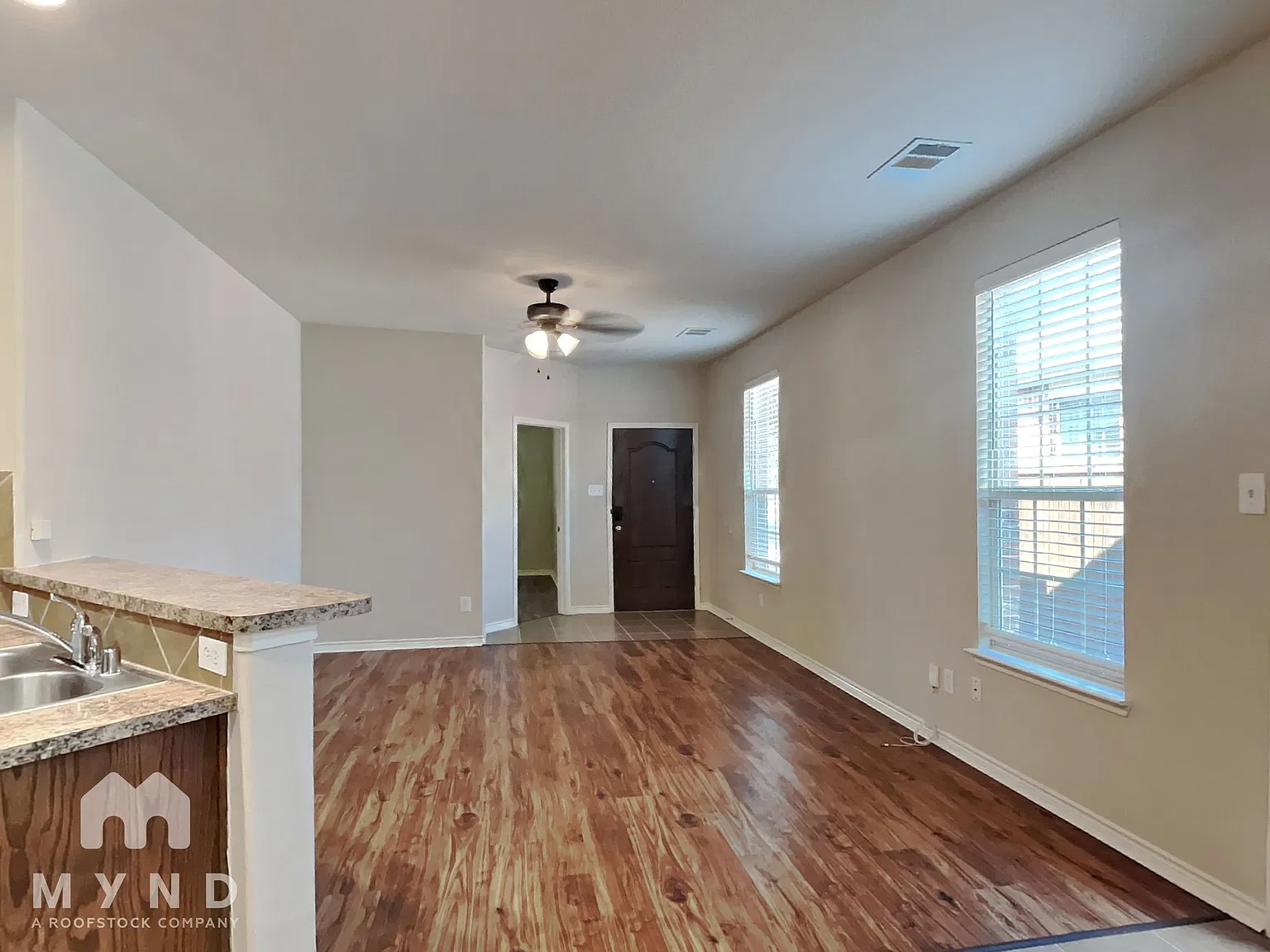 3 bed, 2.0 bath, 1512 sqft, $1,995 — Photo 3