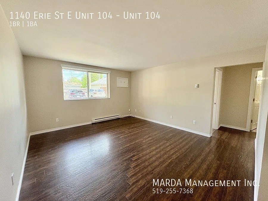 Spacious 1 Bed/1 Bath Main Floor Unit On Erie + Hydro!! — Photo 2