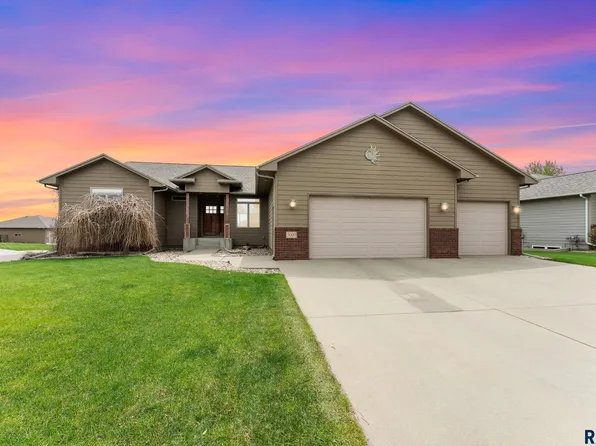 5009 E 49th St, Sioux Falls, SD 57110