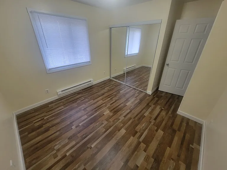 425 10th St N #6 — Photo 8