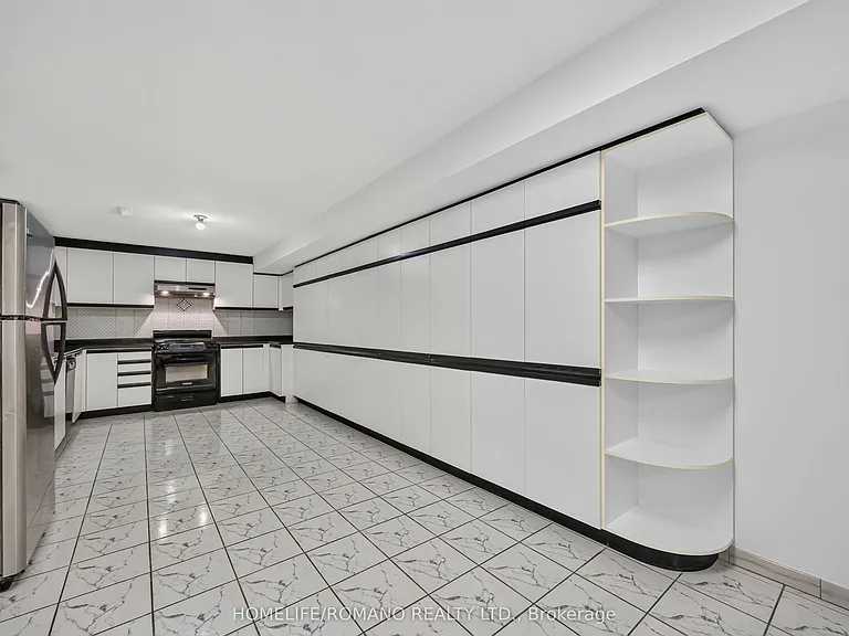 61 Gas Light Cres #BASEMENT — Photo 18