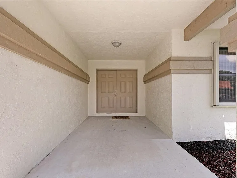 5809 Sun Pointe Cir — Photo 11