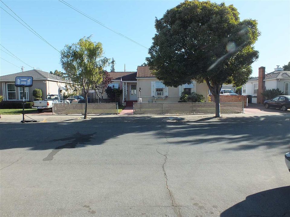 1st image of 325 Bowling Green St