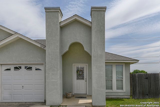 1st image of 1219 Brown Rock Dr