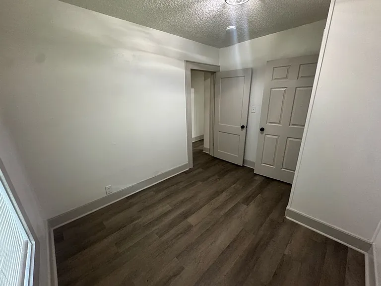 143 Massey St — Photo 10