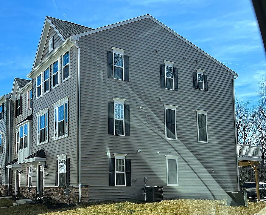 2nd image of 1120 Dovetail Cir