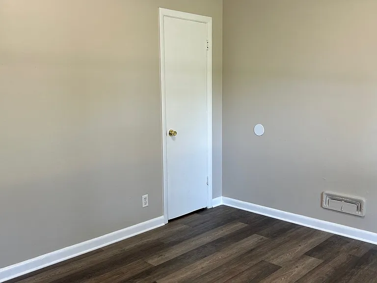 10406 Whipps Mill Rd — Photo 15