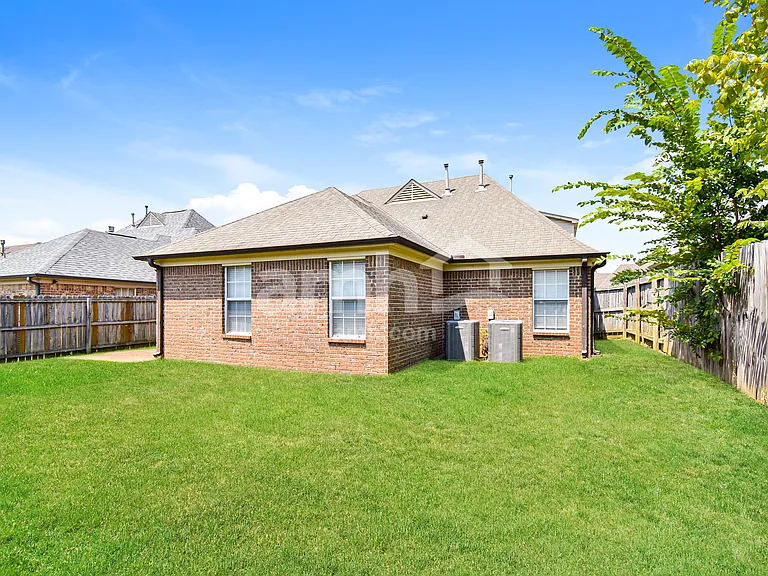 4288 Genevieve Dr — Photo 17