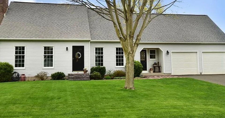 2nd image of 21 Eileen Ln