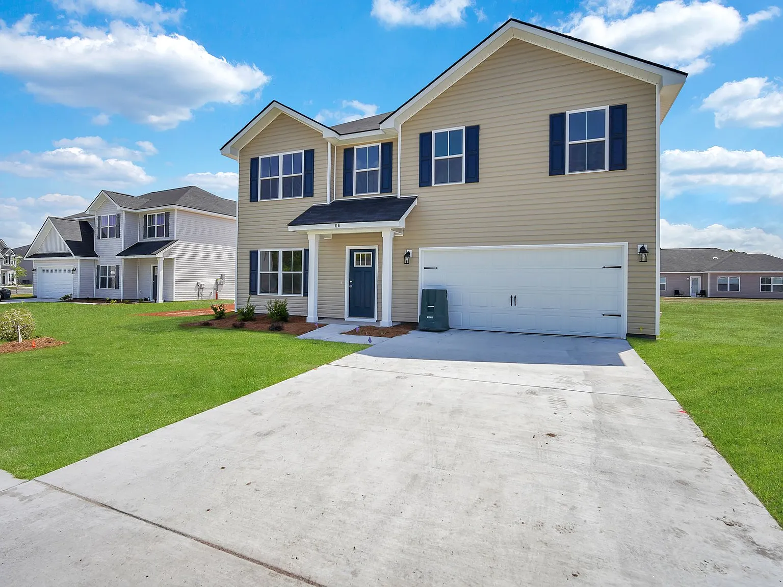 4 bed, 2.0 bath, 2104 sqft, $2,395 — Photo 2