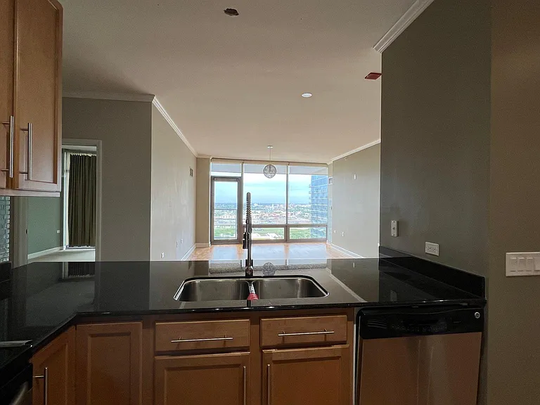 100 E 14th St #2207 — Photo 16