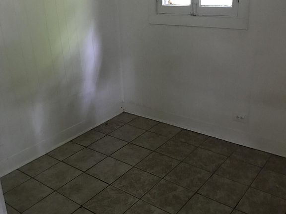 4th image of 3242 N Lakewood Ave