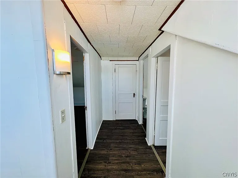 140 E Oneida St — Photo 19