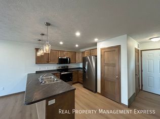 3402 S Heather Rdg, Sioux Falls, SD 57108