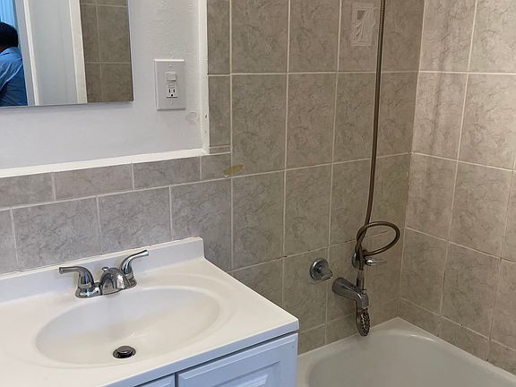 3rd image of 144 Van Cortlandt Park S Floor 2