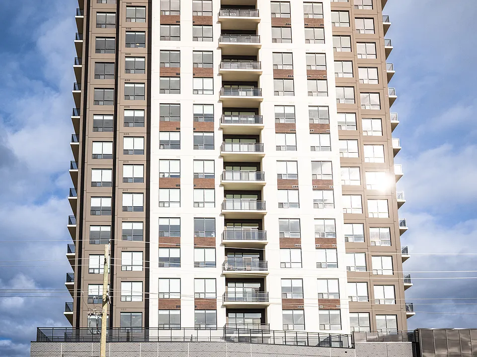 Building Photo 3