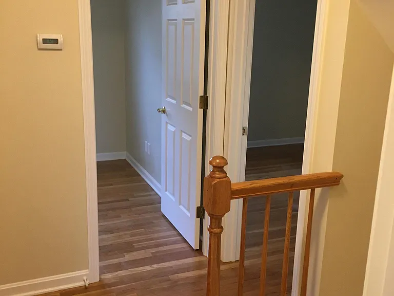 211 Hunyadi Ave — Photo 11