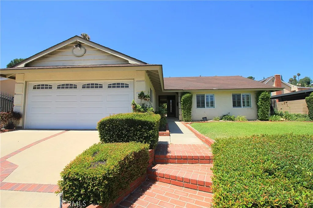 3 bed, 1412 sqft, $3,995 — Photo 1