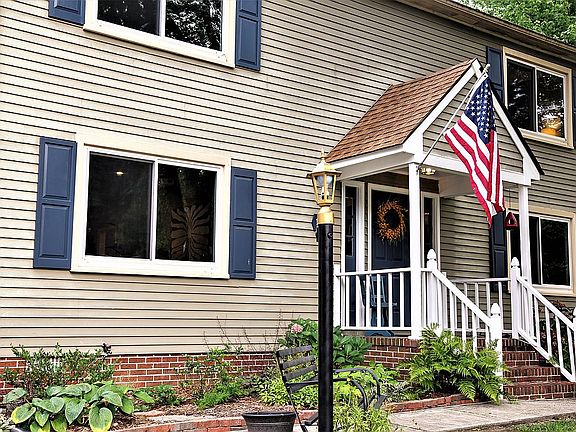3rd image of 103 Shanna Ct