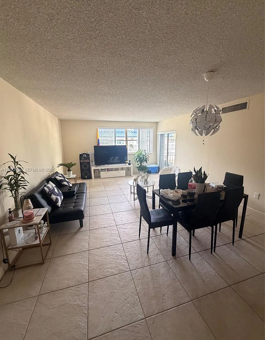 West Lake Village Ii Cond — Photo 4