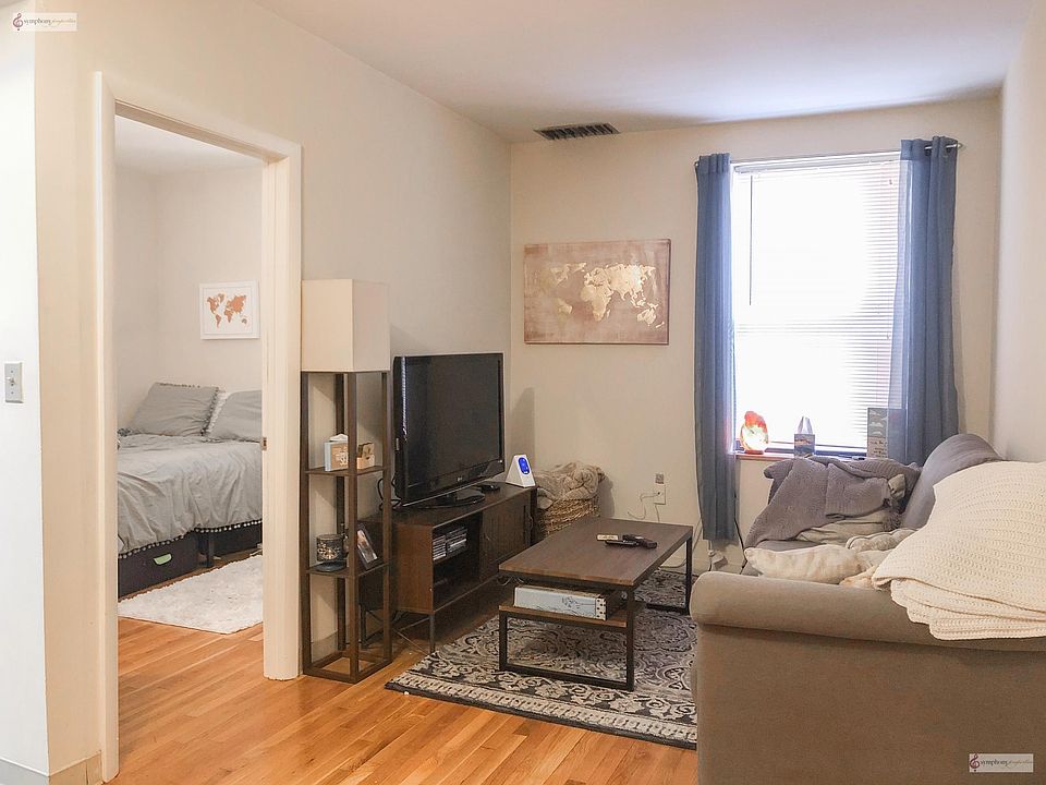 1st image of 90 Gainsborough St #104