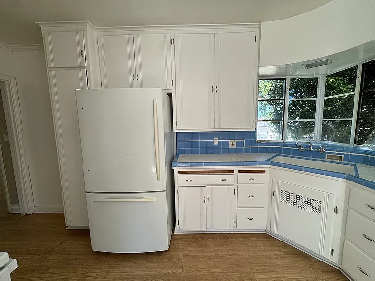337 E Weldon Ave — Photo 23