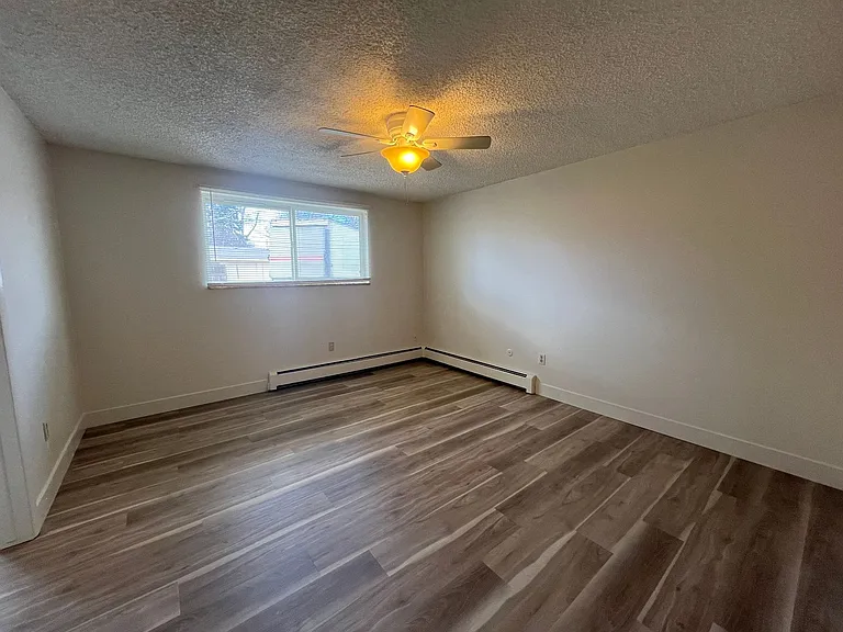 10th Street Square Apartments — Photo 26