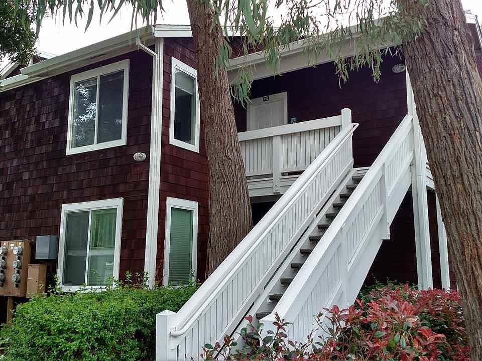 1st image of 192 Bayside Ct