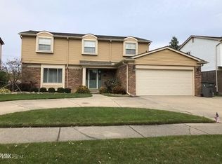 15947 Amore St, Clinton Township, MI 48038