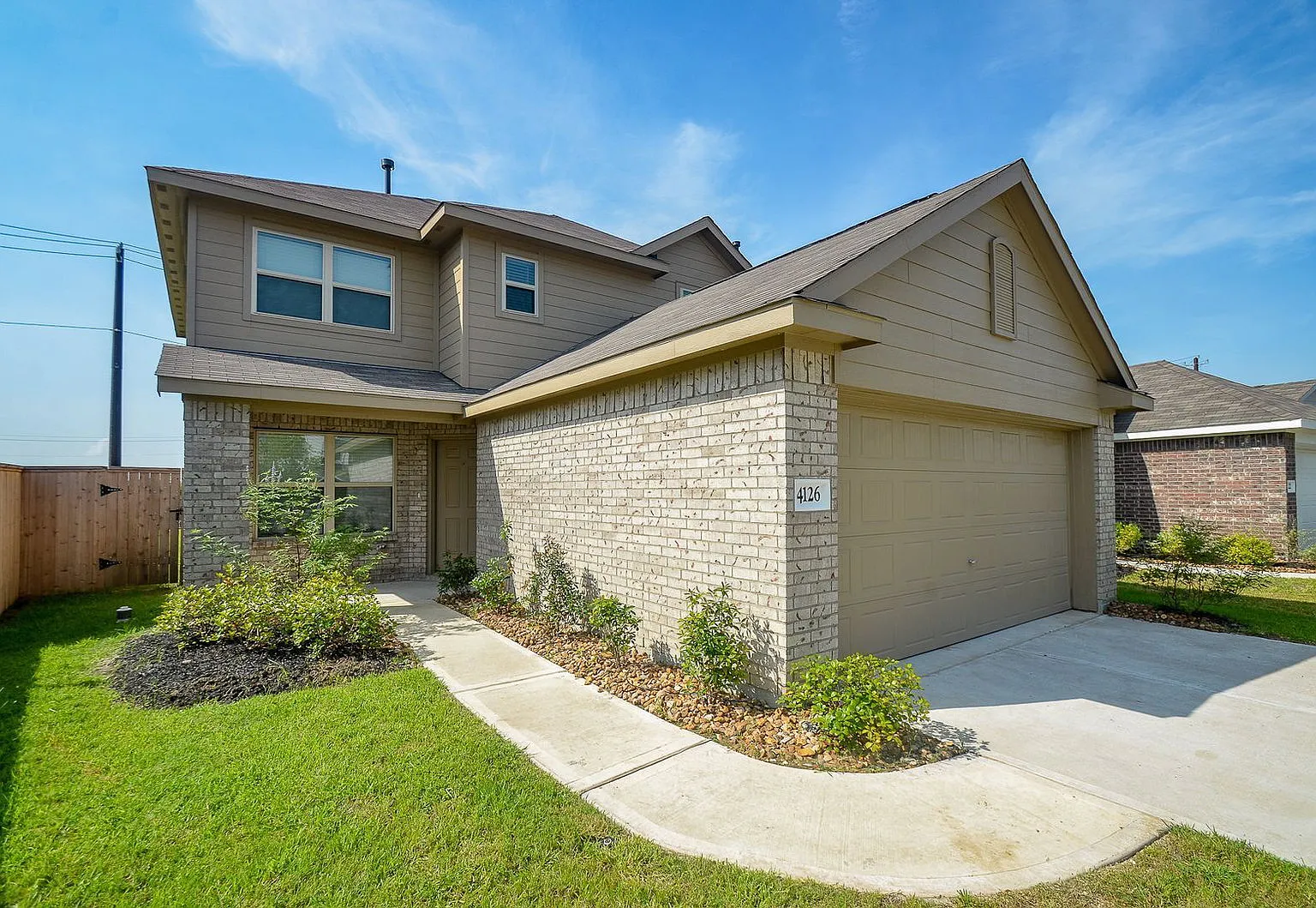 4 bed, 2.5 bath, 1859 sqft, $2,150 — Photo 2