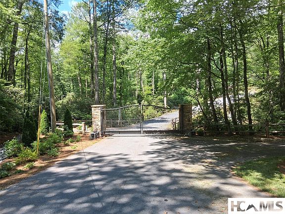 2nd image of 15 Lone Panther Ridge