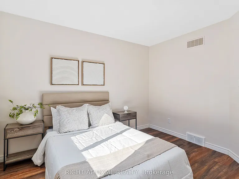754 Hedgerow Pl — Photo 34