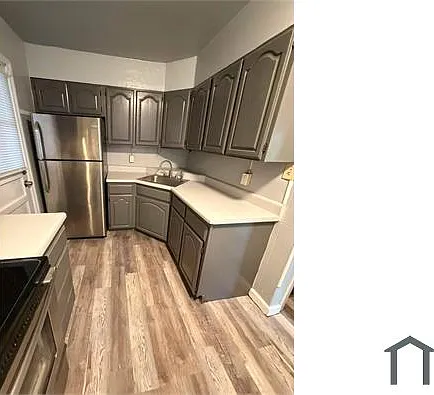 9835 Green Valley Dr — Photo 1