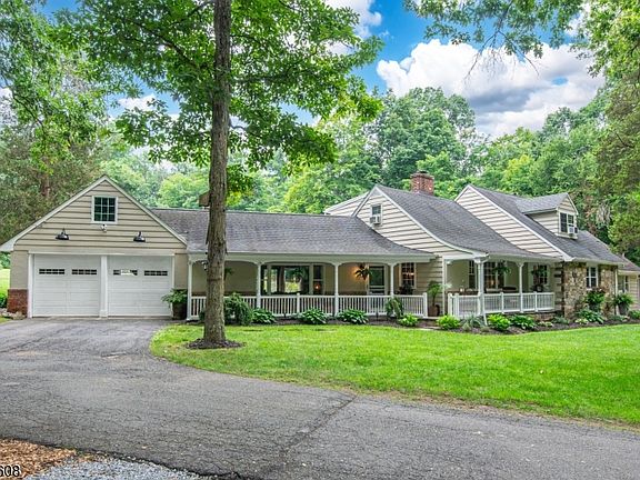 2nd image of 405 Springdale Greendell Rd