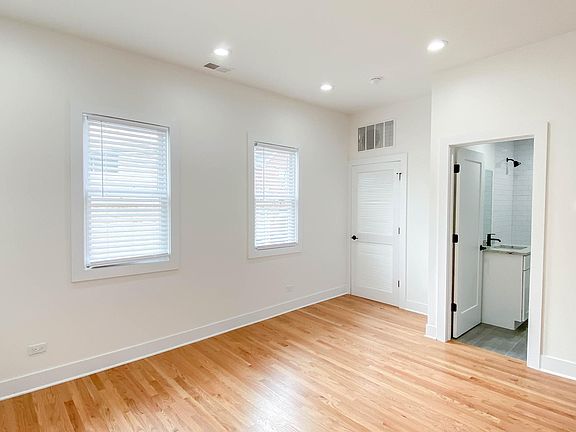 5th image of 3637 N Paulina St #P2