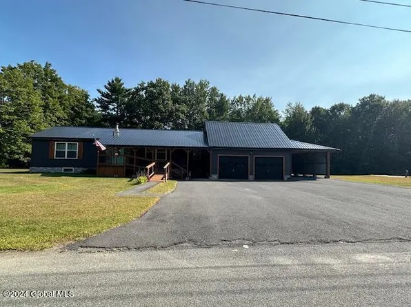 46 Champlain Drive, Mineville, NY 12956