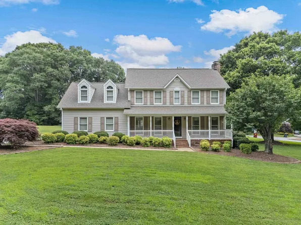 209 Thornhill Dr, Spartanburg, SC 29301