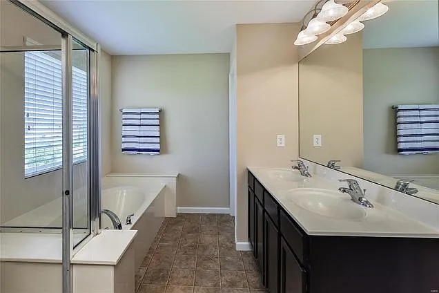 2115 Maple Glen Ct — Photo 9