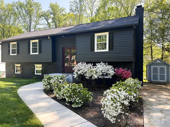 7507 Limerick Dr, Charlotte, NC 28270