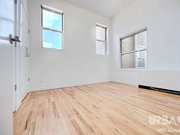 5th image of 123 Bank St APT 550